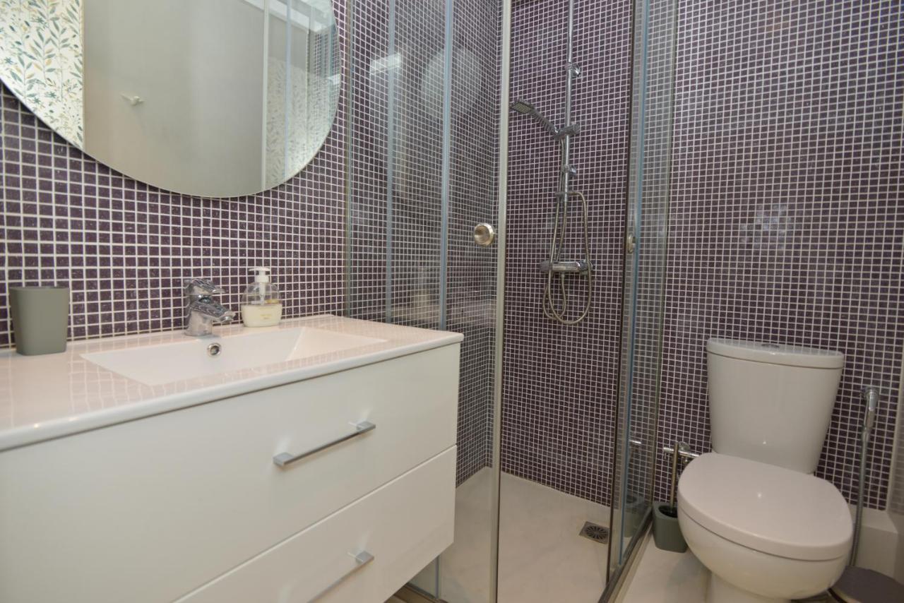 Acropolis Area 2 Bedroom 2 Min From Metro Syngrou Apartment