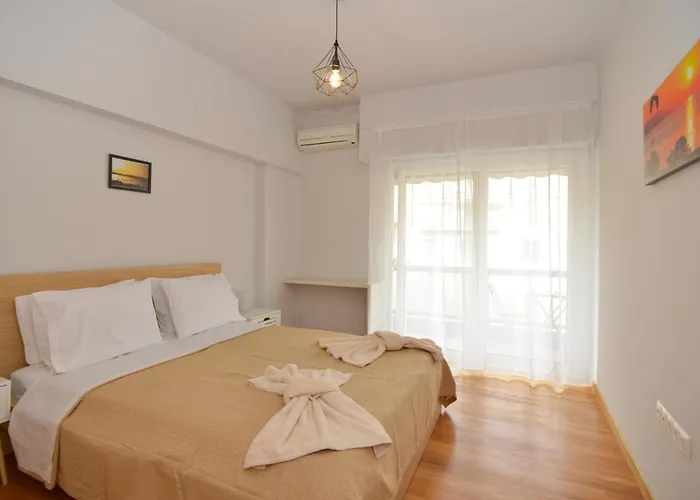 Acropolis Area 2 Bedroom 2 Min From Metro Syngrou
